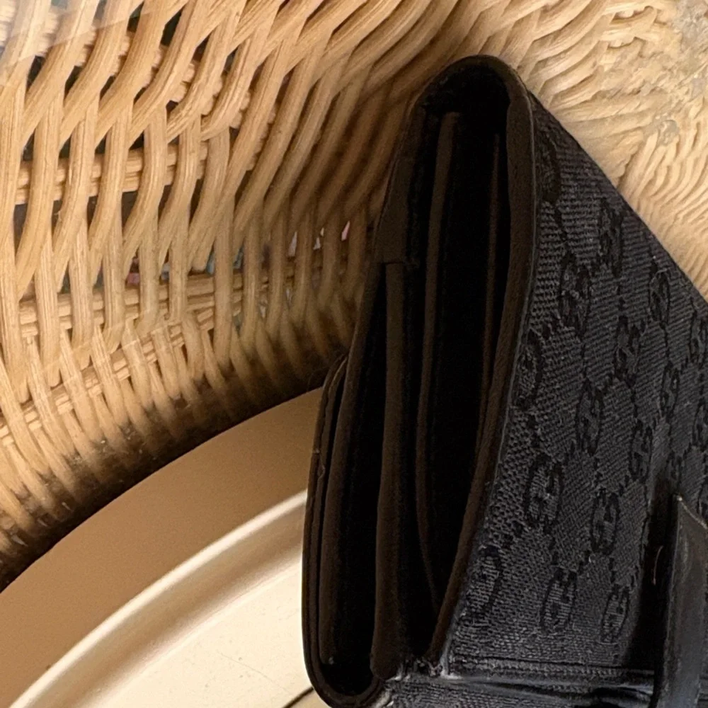 Gucci Black GG Canvas Continental Wallet with Gold Horsebit - Picture 13 of 16